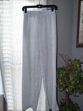Women's Wide Leg Striped Pull-On Pants - Gray/White